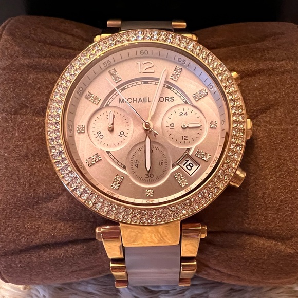 Michales Kors Woman’s watch - Picture 1 of 5